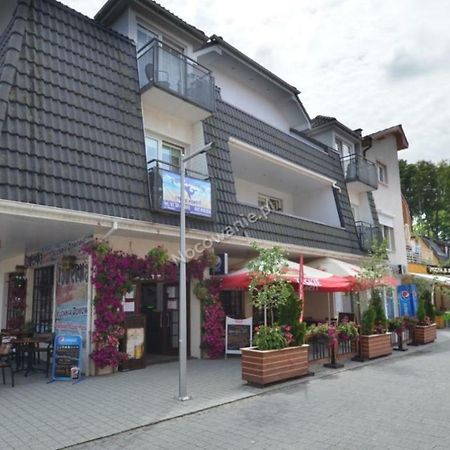 Pod Delfinem Rewal Appartement Buitenkant foto