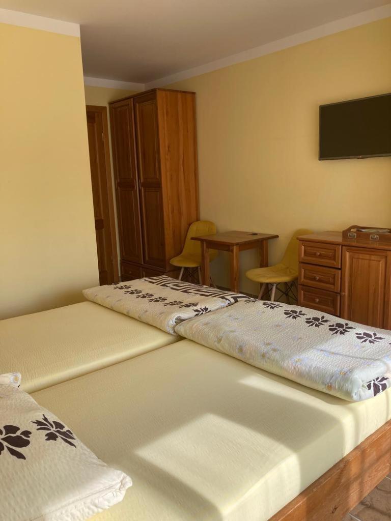 Pod Delfinem Rewal Appartement Buitenkant foto