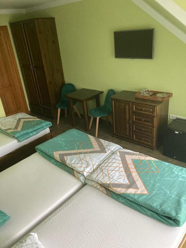 Pod Delfinem Rewal Appartement Buitenkant foto